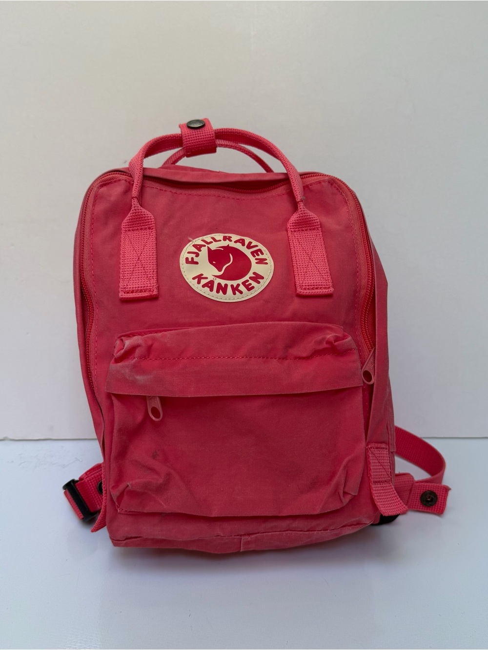 Fjallraven Kanken Mini Kids Backpack in Salmon Pink / Coral